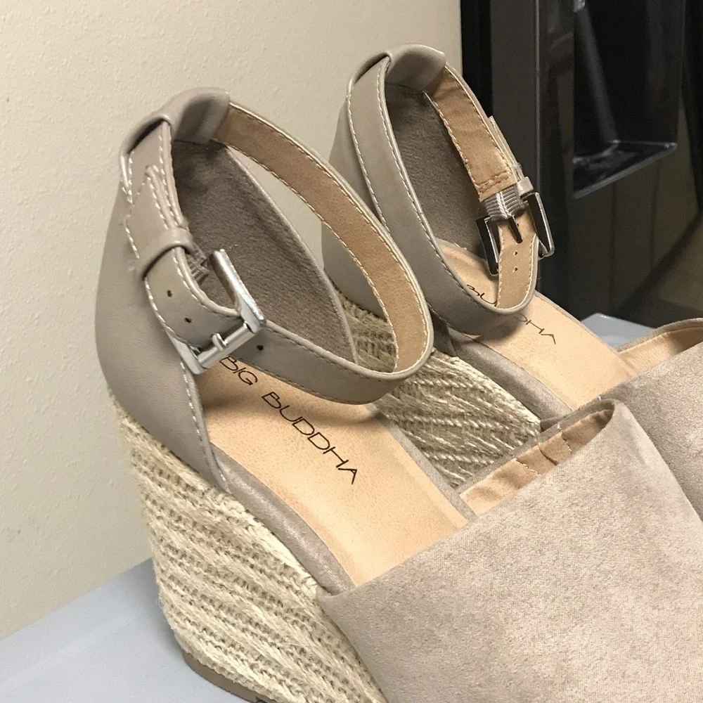 BIG BUDDHA / Gray/Tan Platform Espadrille Wedge Sandal Size 11